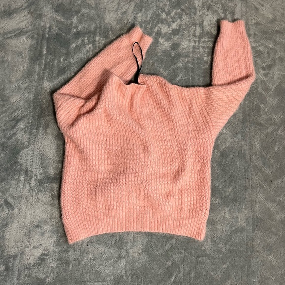 F21 Pink Pearl Twist Front Cropped Sweater - Picture 5 of 6